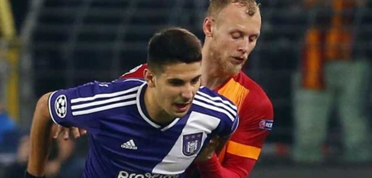 Mitrovic não desiste da Luz