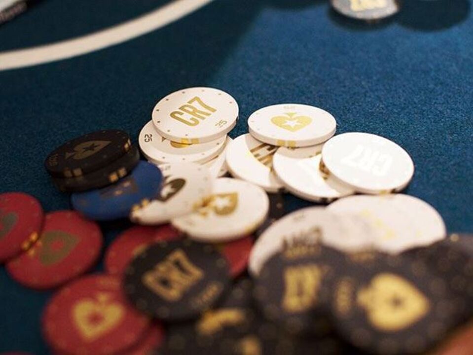 Jogue poker com... CR7