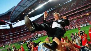 Jesus despede-se no topo dos treinadores