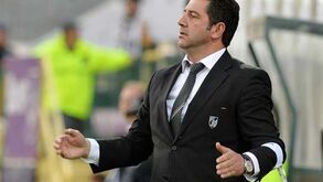 Salário de Rui Vitória bem menor do que o de JJ