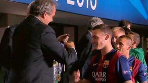 Bravo, Douglas e Vermaelen sem medalha de campeão
