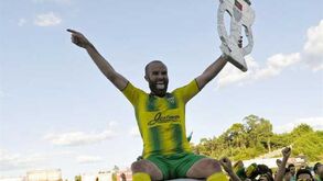 João Pica renova por mais um ano 