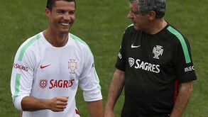 Fernando Santos desvaloriza posicionamento de Ronaldo