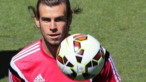 Gareth Bale deseja jogar atrás do ponta-de-lança