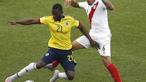 Peru empata com Colômbia e está nos 