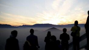 Não é o amanhecer... é mesmo poluição