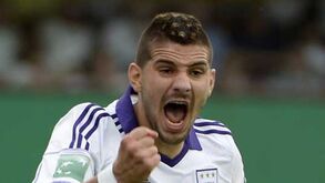 Mitrovic aproxima-se