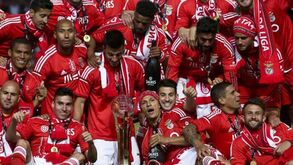 Benfica lidera nos 
