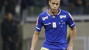 Dirigente do Cruzeiro desconhece negociações por Mayke
