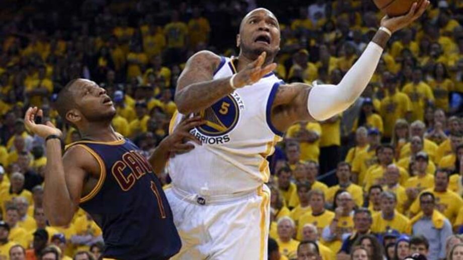 Warriors adiantam-se na final