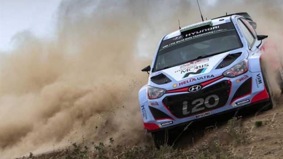 Rali da Sardenha: Hayden Paddon assume a liderança