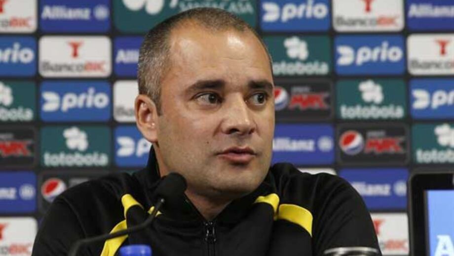 Marco Ferreira utiliza a ironia para abordar despromoção