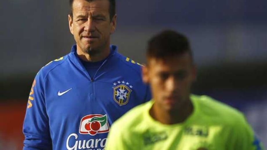 Dunga: «Temos de analisar se é benéfico o Neymar ficar»