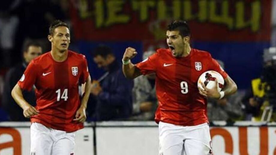 Mitrovic ansioso para assinar pelas águias
