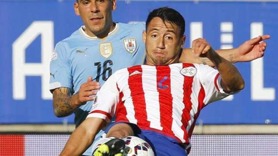 Stoke City pisca o olho a Maxi