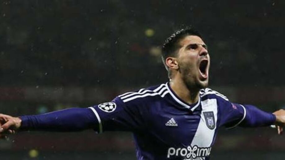 Anderlecht dificulta saída de Mitrovic