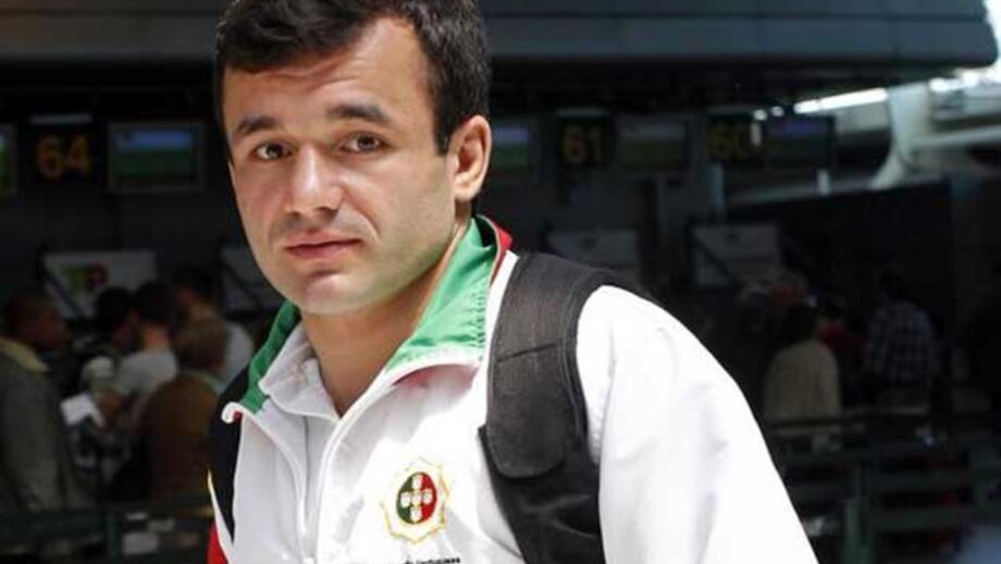 Judo: Sergiu Oleinic apura-se para as meias-finais