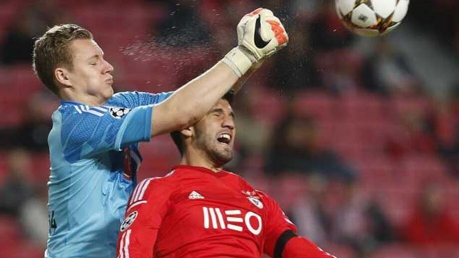 Bernd Leno à espera de De Gea