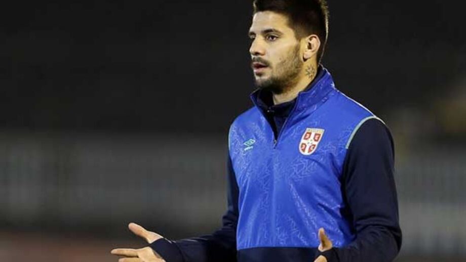 Mitrovic está mais longe