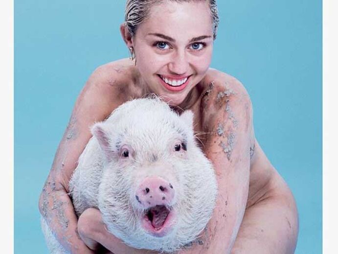 Miley Cyrus nua na capa da 'Paper'