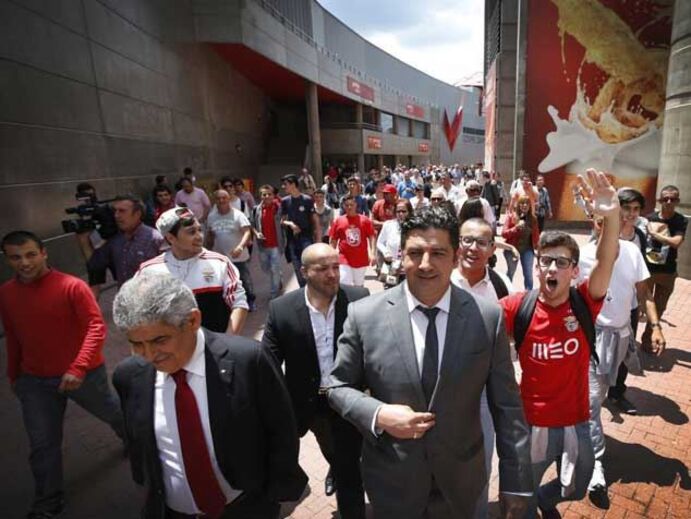 Adeptos com Rui Vitória