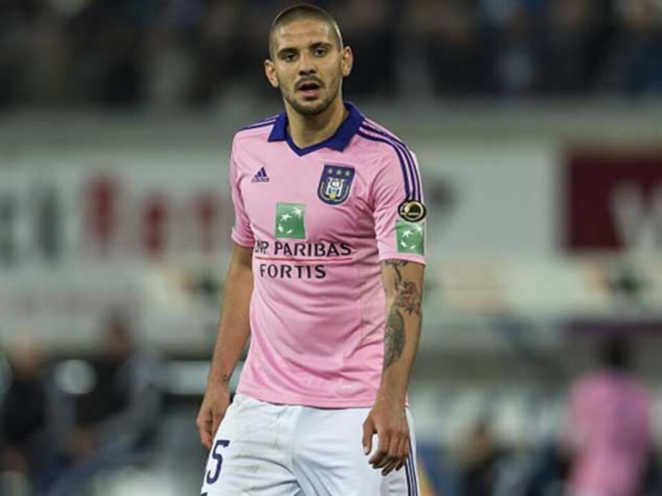 Mitrovic bem encaminhado mas é preciso cuidado com o Benfica