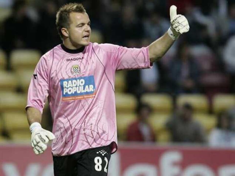 Dívida a Peter Jehle impede registo ?de novos contratos ou renovar 