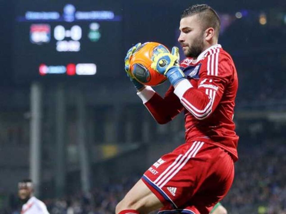 Anthony Lopes apontado à baliza das águias