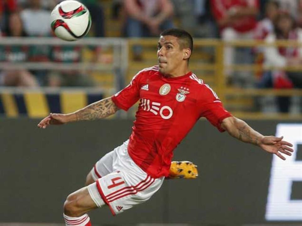 Maxi Pereira convencido pelo Galatasaray