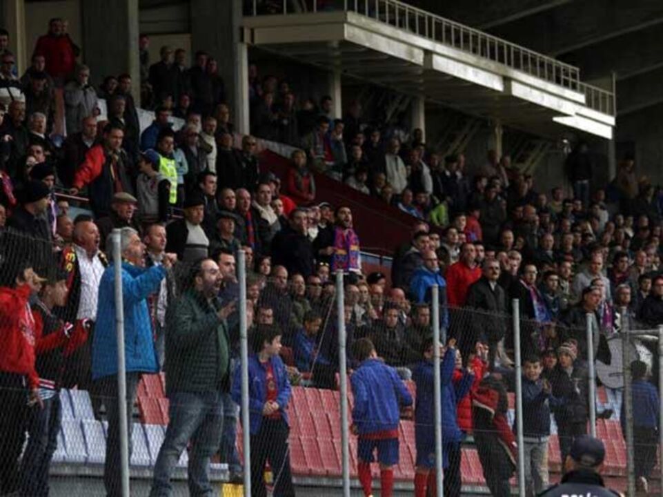 Flavienses condenados a um jogo à porta fechada