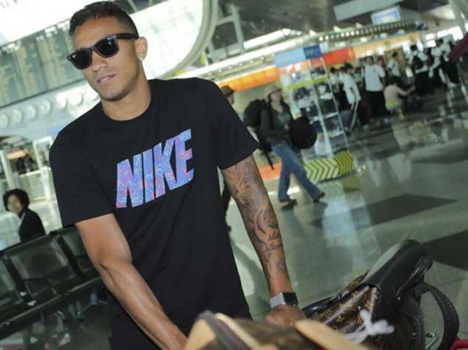 Danilo apresentado hoje no Bernabéu