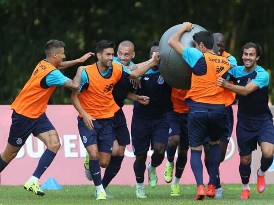 Miolo de reforços com Bueno a criativo