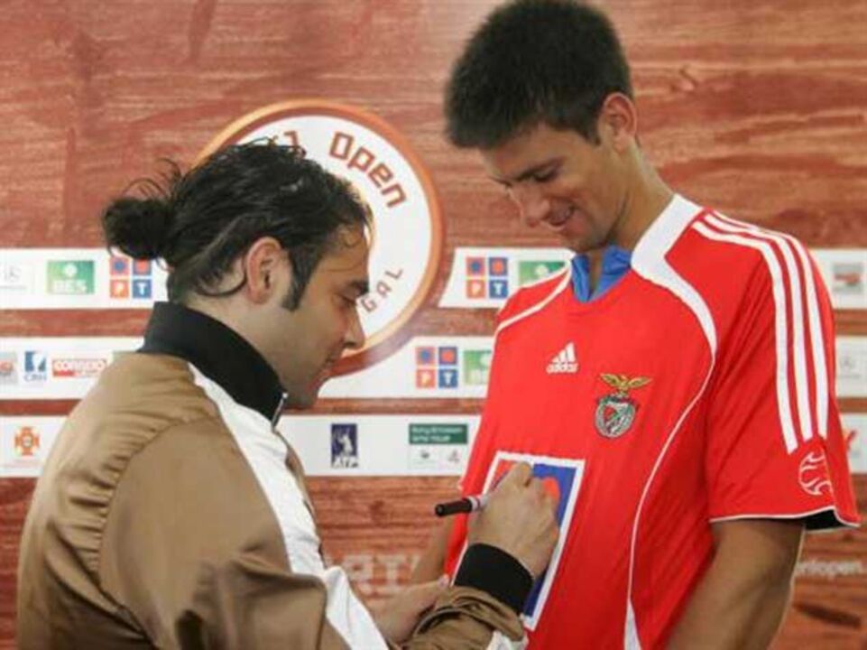 Benfica dá os parabéns a mais uma vitória de Djokovic