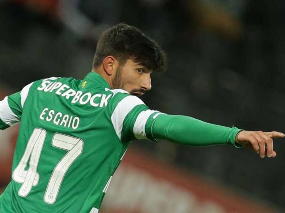 Esgaio como único rival de João Pereira