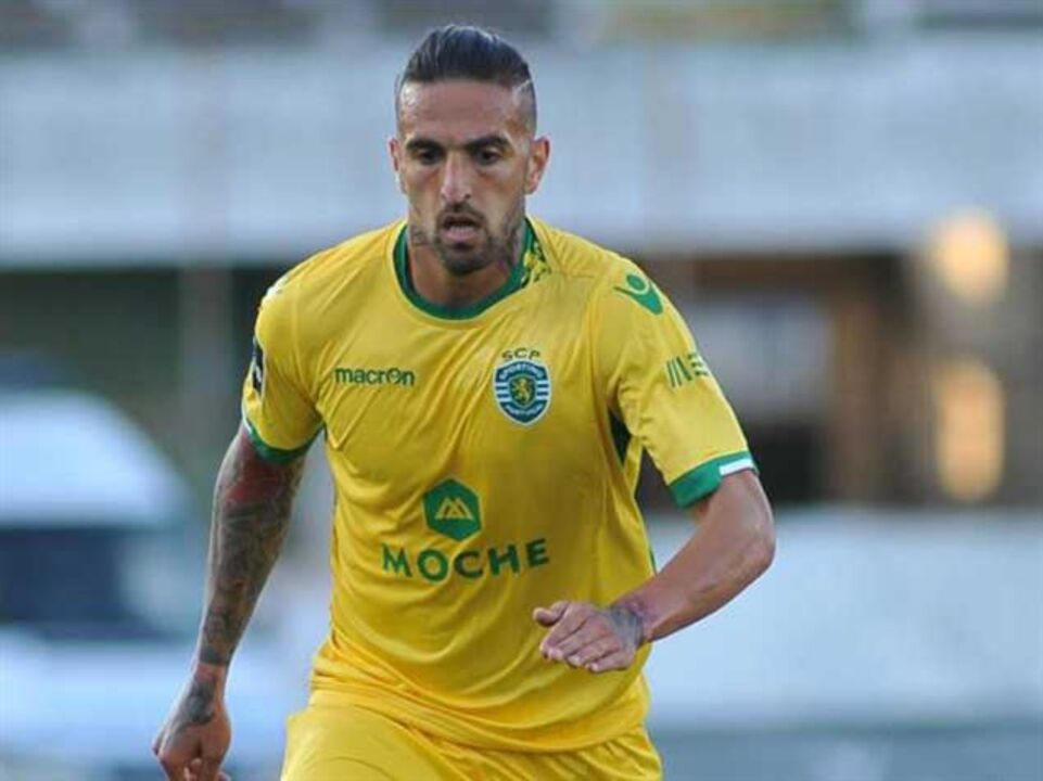 Miguel Lopes perto da saída