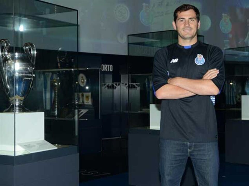 Casillas visita museu com Pinto da Costa