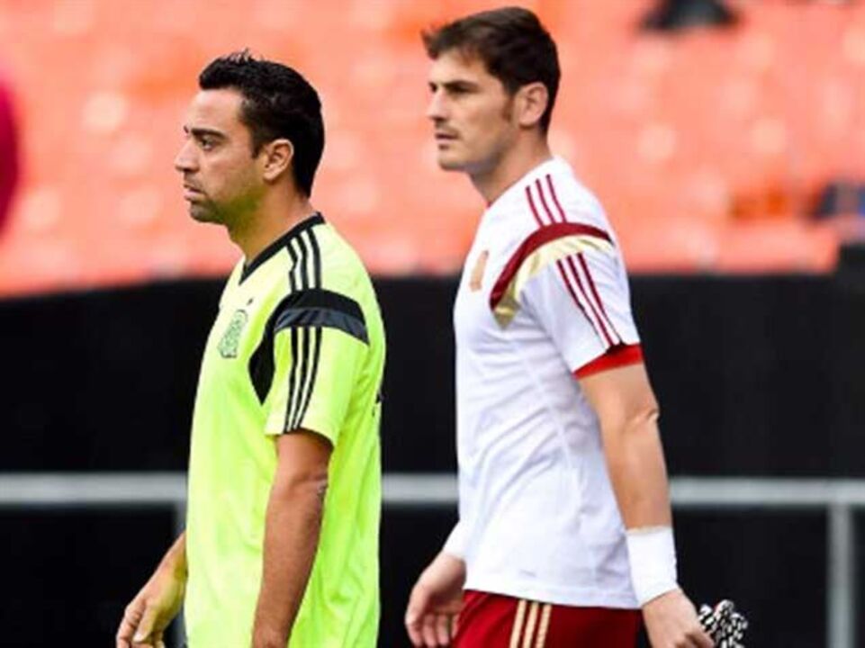 Xavi arrasa Real Madrid e Espanha em defesa de Casillas