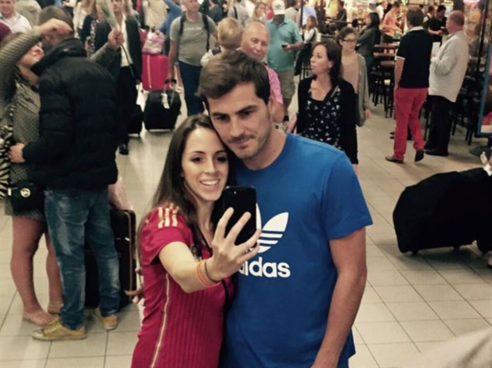 Casillas já está em solo holandês