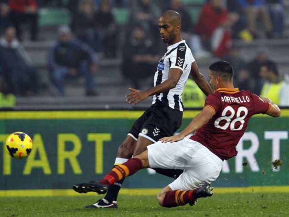 Naldo tem experiência no futebol europeu