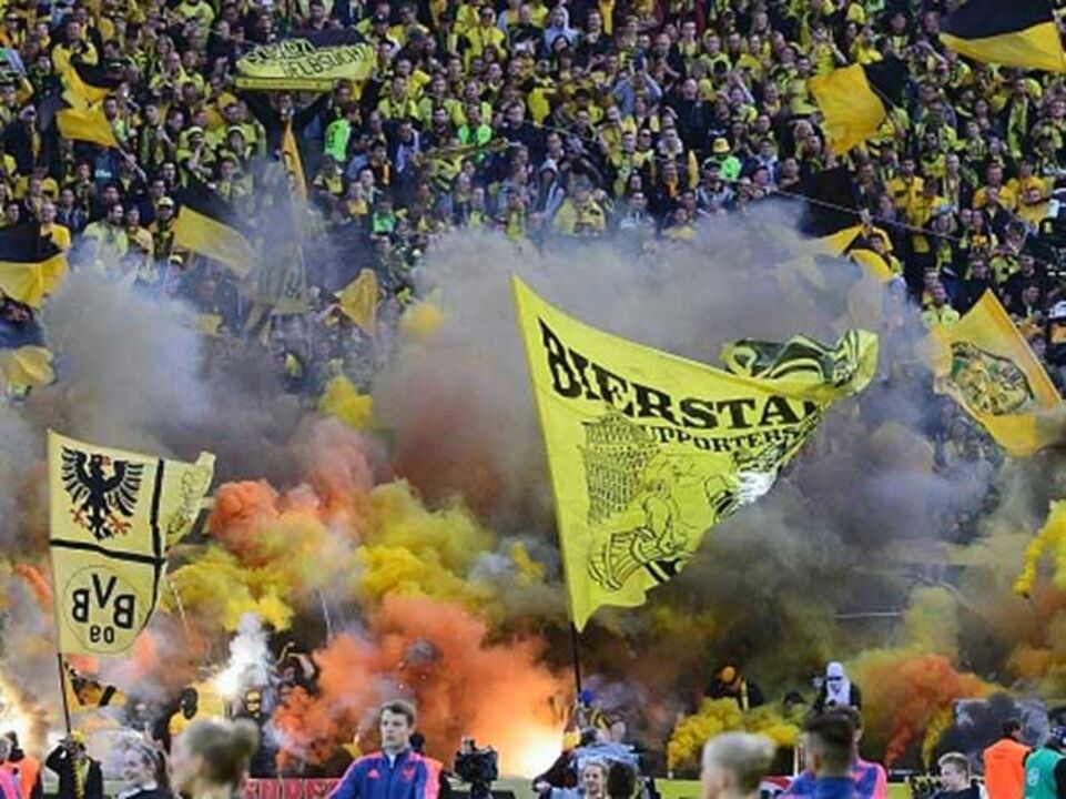 Adeptos do Borussia Dortmund proibidos de utilizar bandeiras