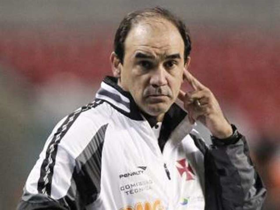 Botafogo oficializa Ricardo Gomes