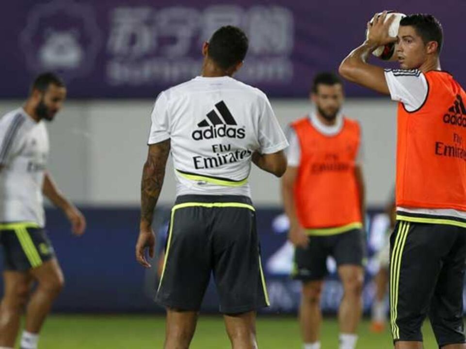 Adeptos chineses perguntam por Casillas