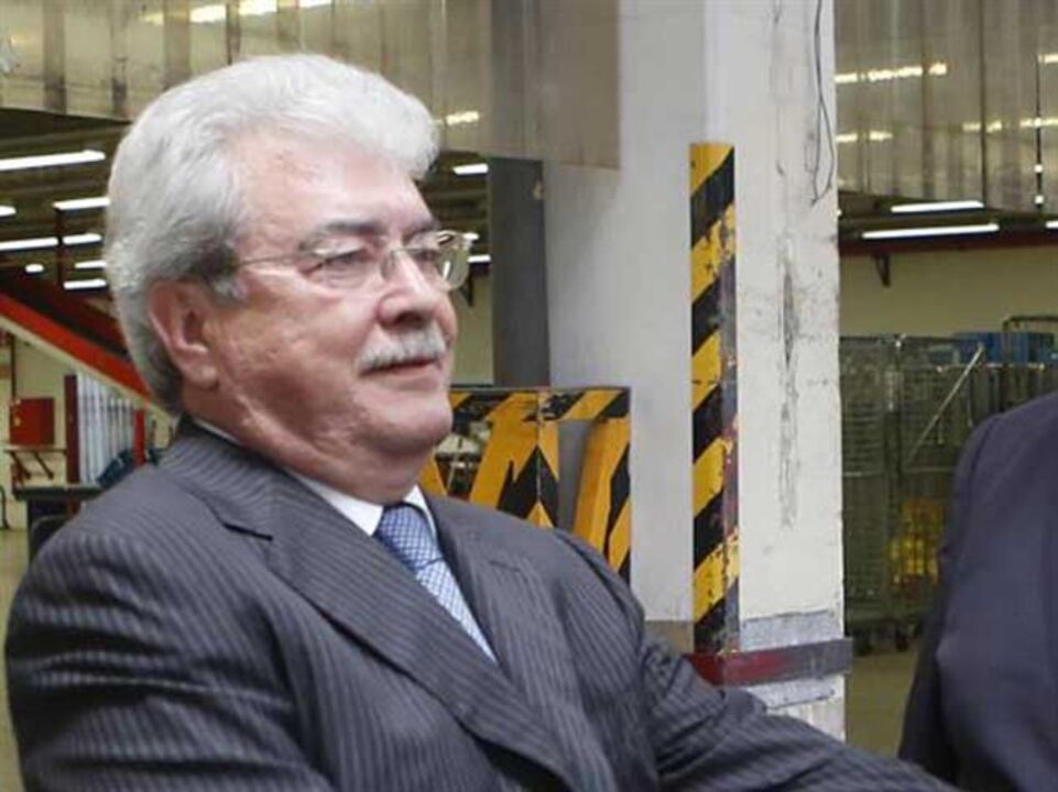 Joaquim Oliveira à margem