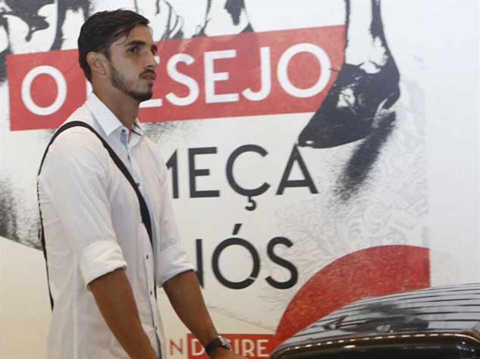 Bryan Ruiz na equipa B à espera do plantel