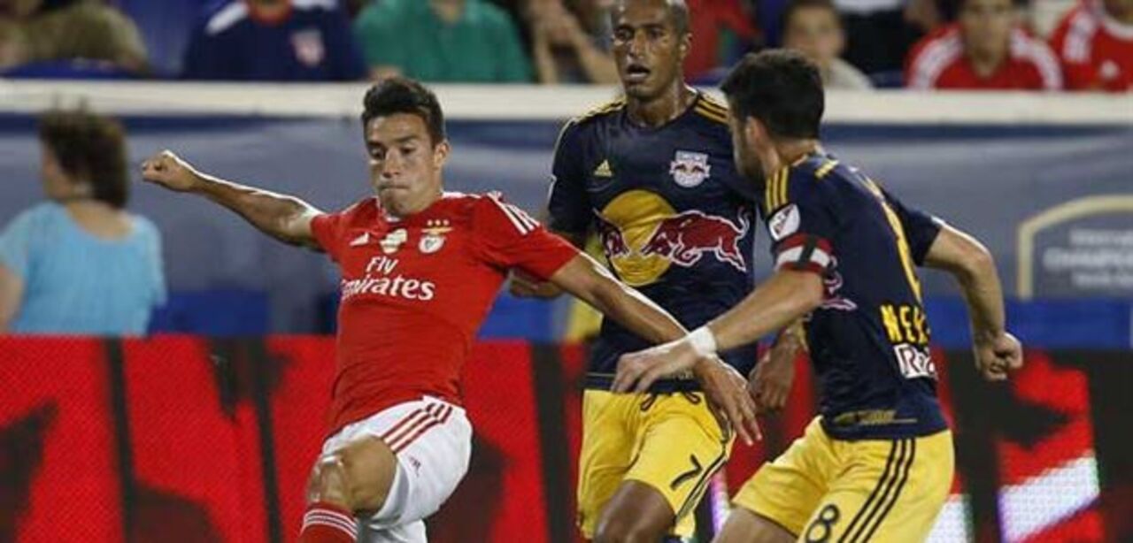 Mendes segura Gaitán até à Supertaça