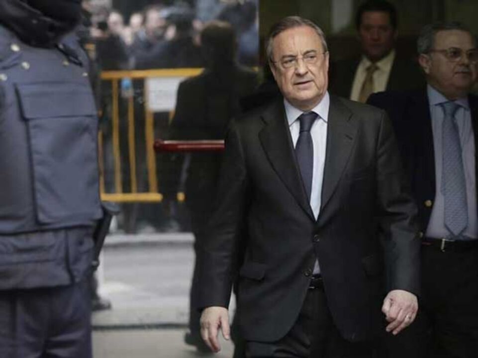 Florentino abre a porta da saída a 40 jogadores da formação