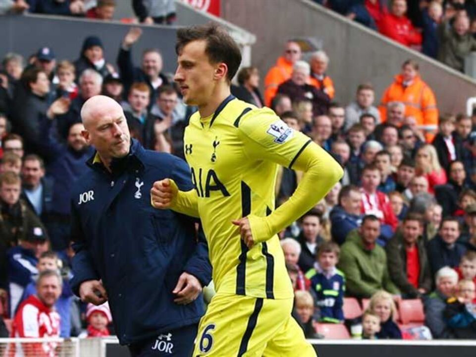 Nápoles contrata Vlad Chiriches ao Tottenham