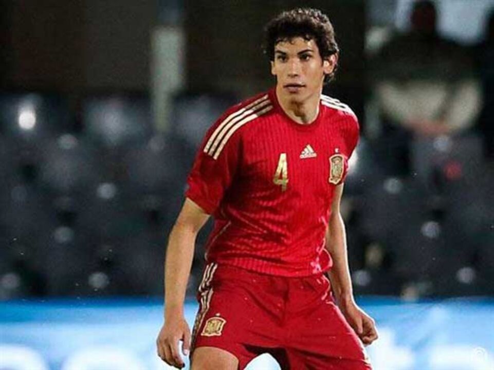 Vallejo assina pelos merengues mas continua em Saragoça