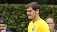 Casillas volta a sorrir