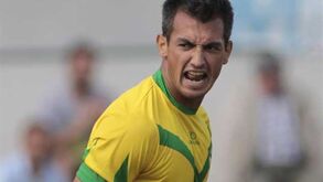 Alisson acerta renovação